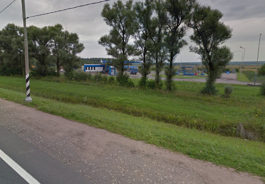 Фото: Торжокский район, деревня Дубровка, 214 км. трассы М10/Е105 (справа)